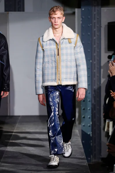 Look 24